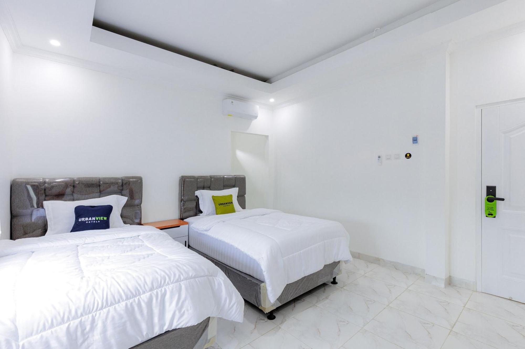 Urbanview Hotel Amira Syariah Bogor Pamoyanan Exteriér fotografie