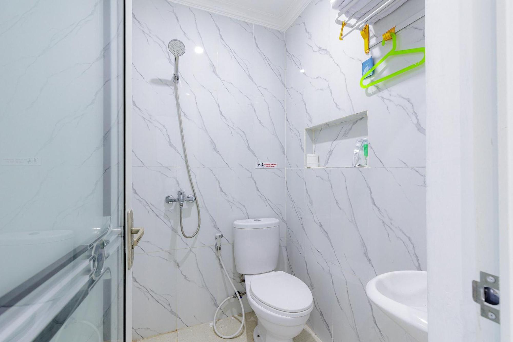 Urbanview Hotel Amira Syariah Bogor Pamoyanan Exteriér fotografie